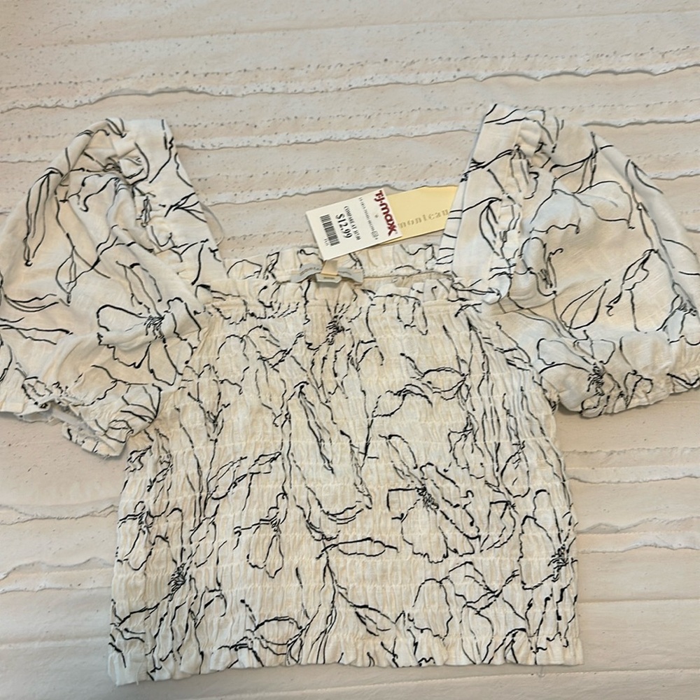TJ Maxx Black and White Puff Sleeve Top